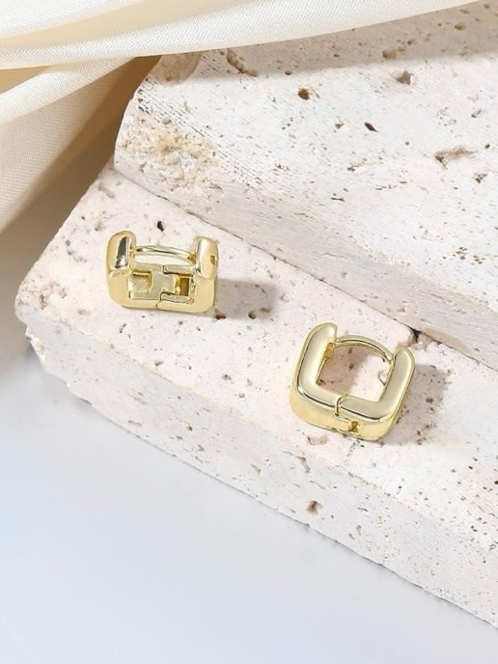 Madewell Mini Square Huggie Hoop Earrings
